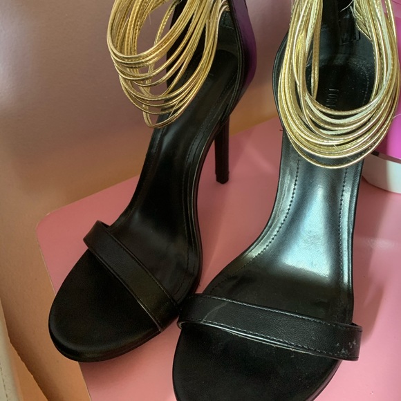 Forever 21 black heels - Picture 3 of 5